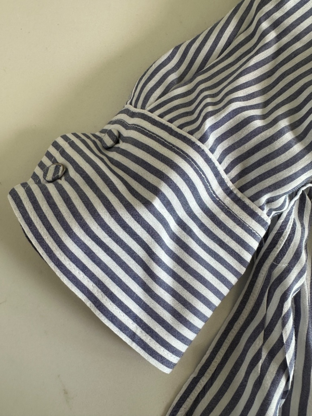 Button up shirt - Picture 2 of 4